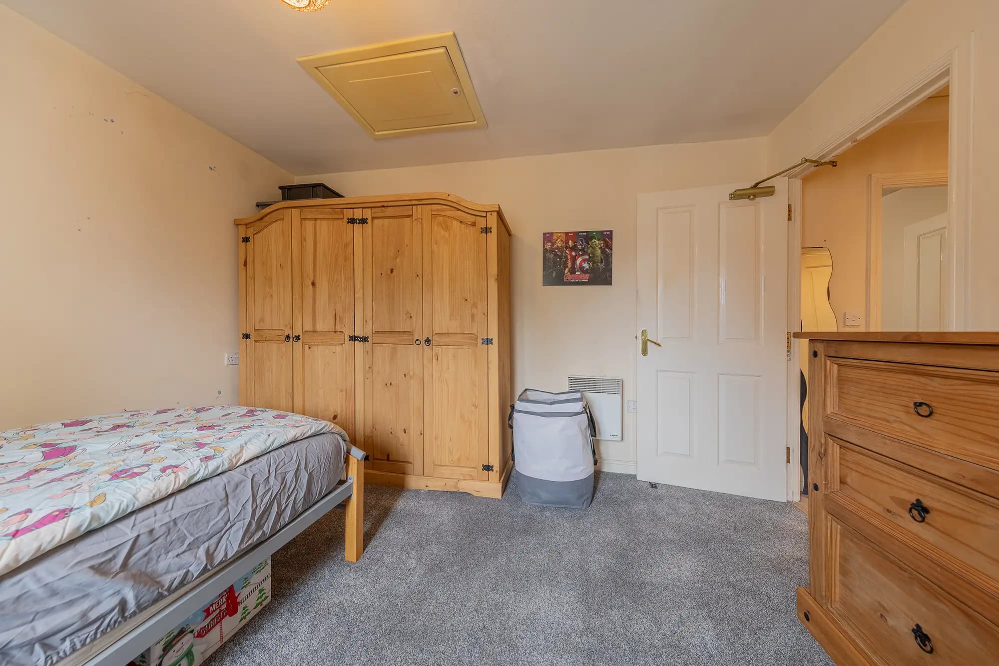 property photo 9 of 17