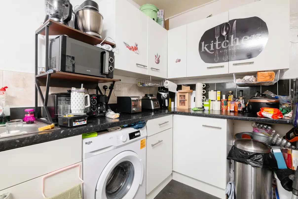property photo 6 of 15