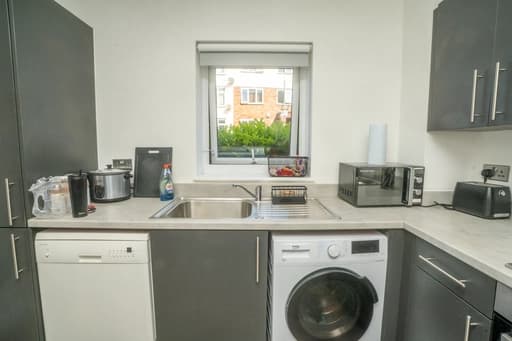property photo 10 of 25