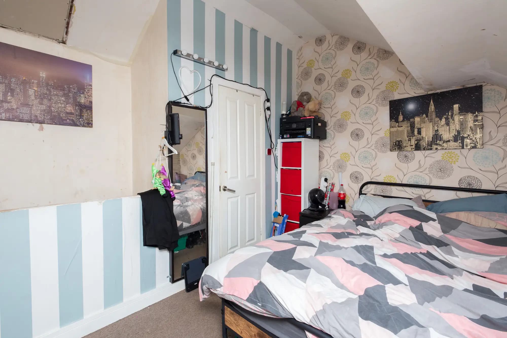 property photo 13 of 25