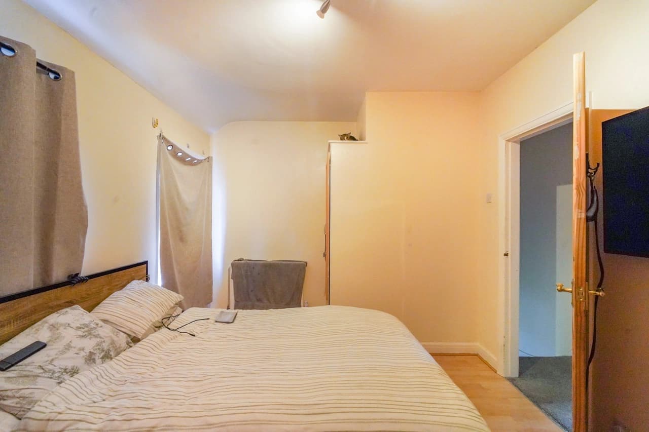 property photo 10 of 23