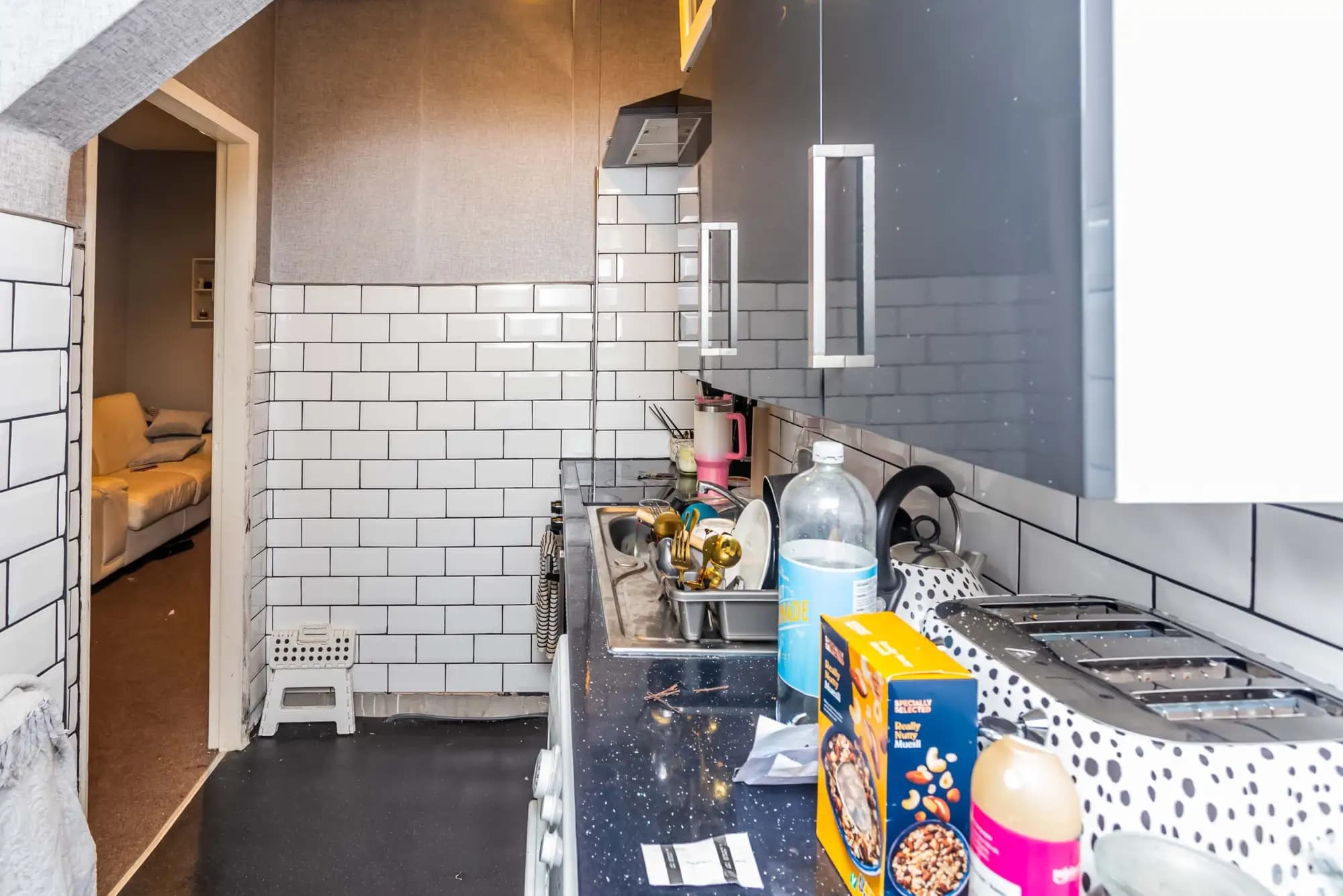 property photo 6 of 13