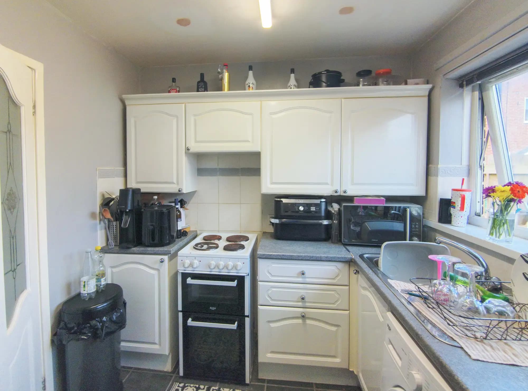 property photo 5 of 14