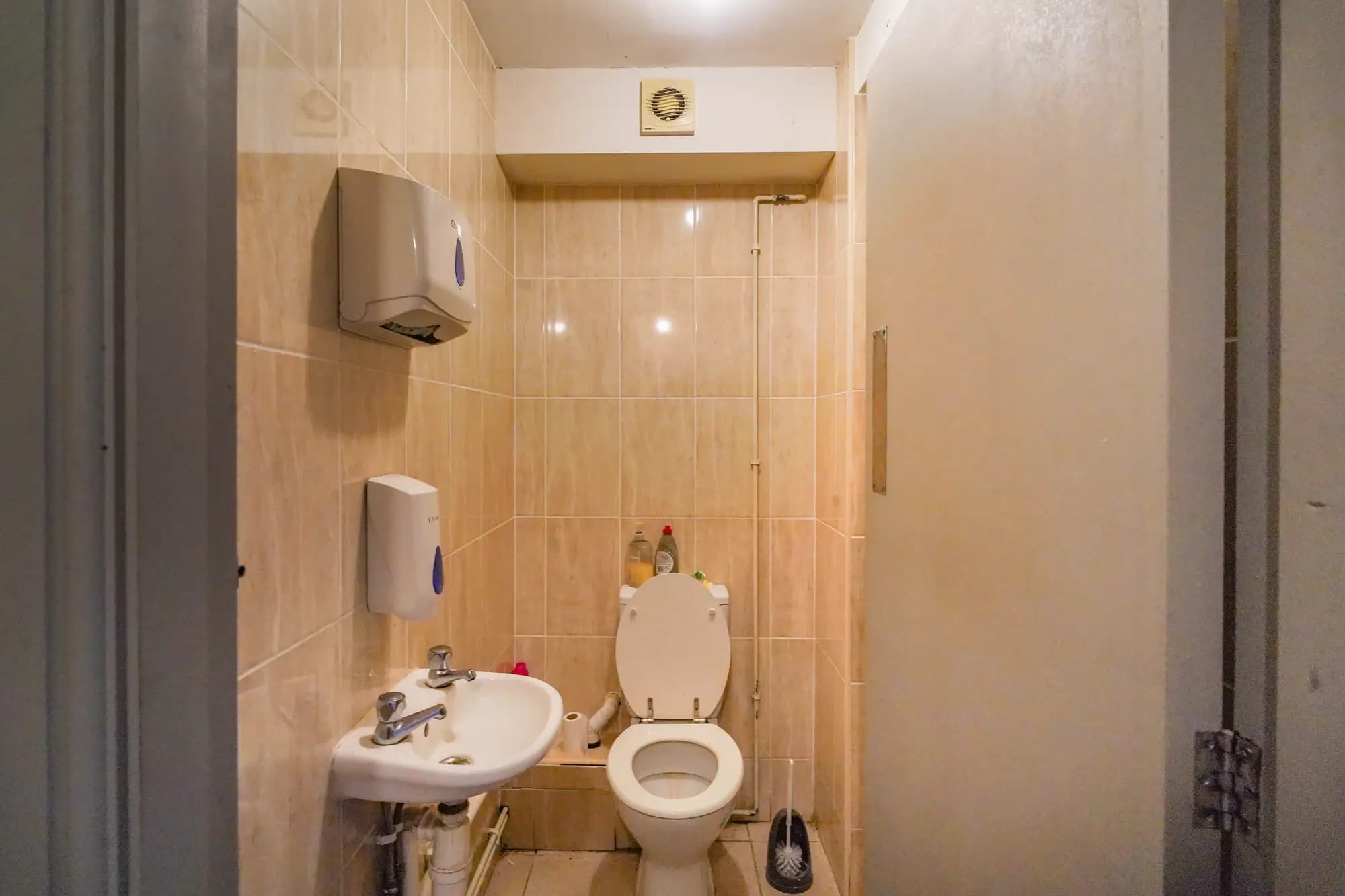 property photo 8 of 30
