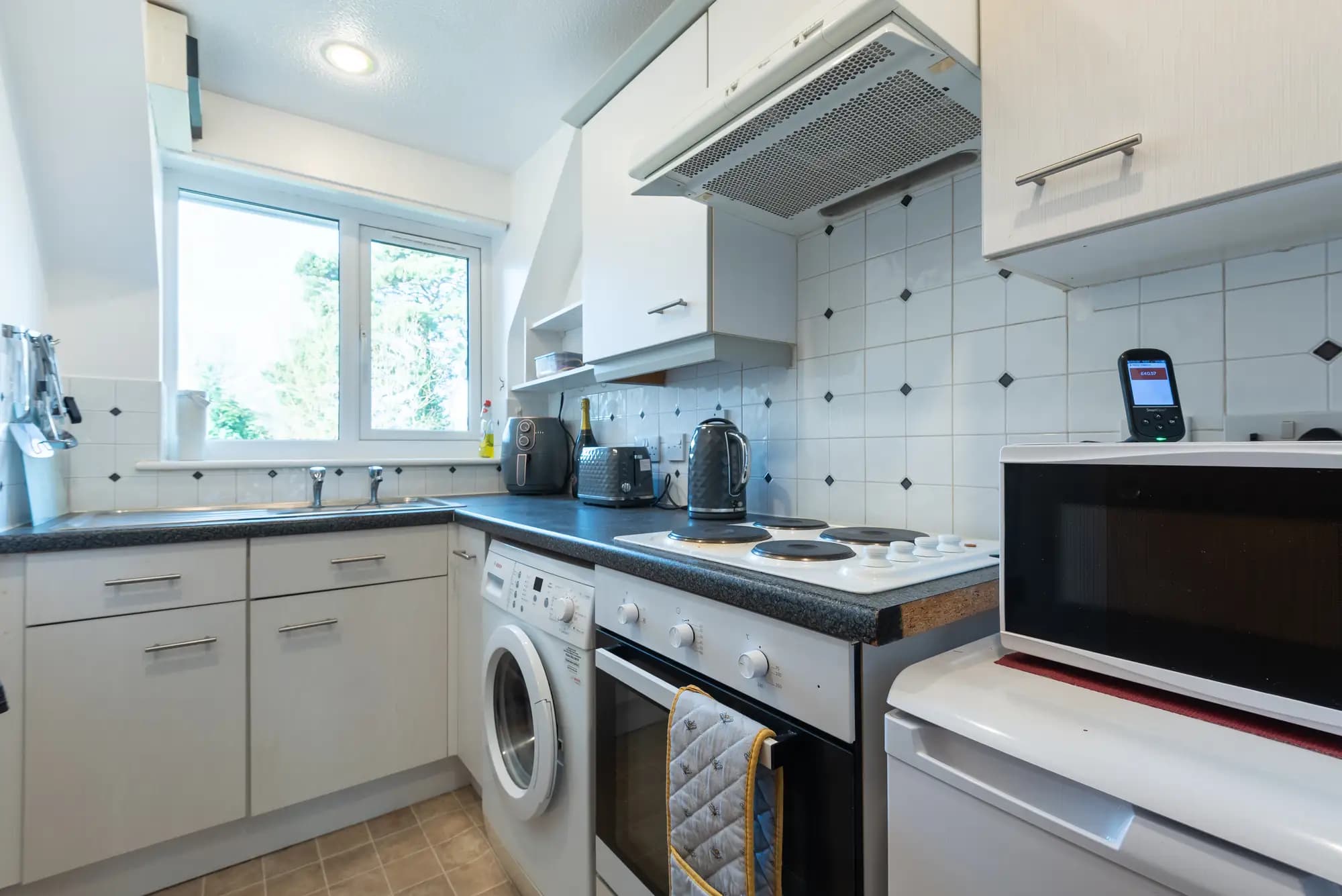 property photo 6 of 18