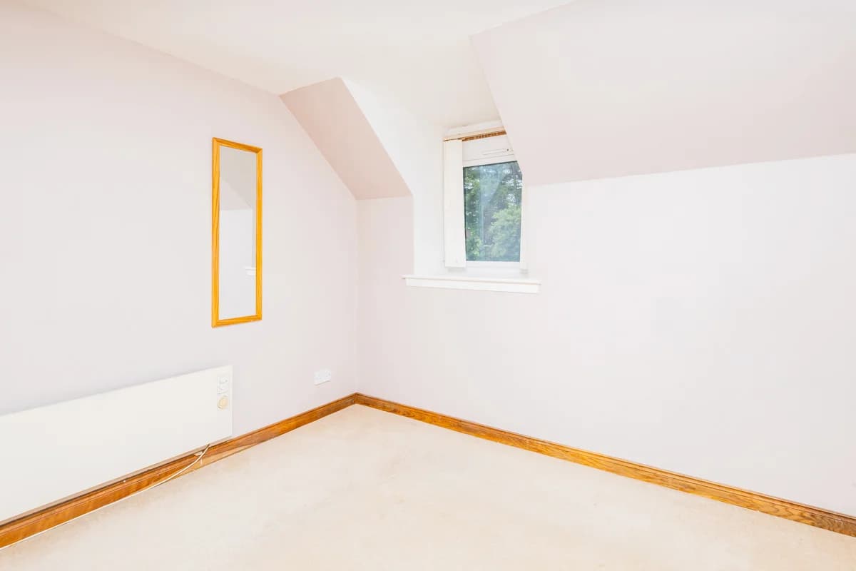 property photo 13 of 27