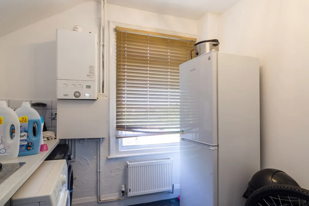 property photo 6 of 15
