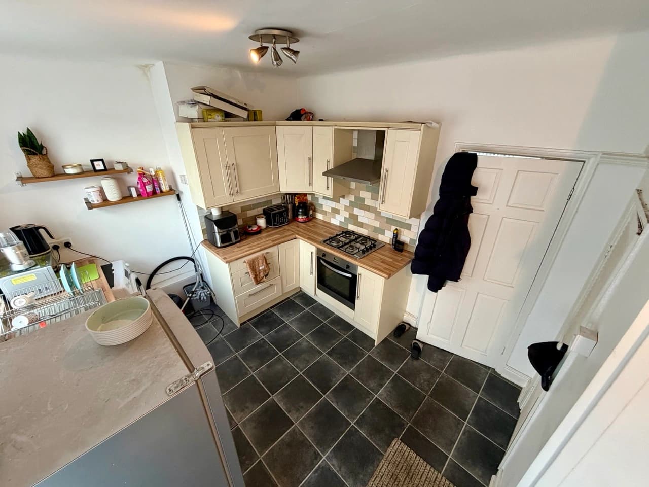 property photo 7 of 42