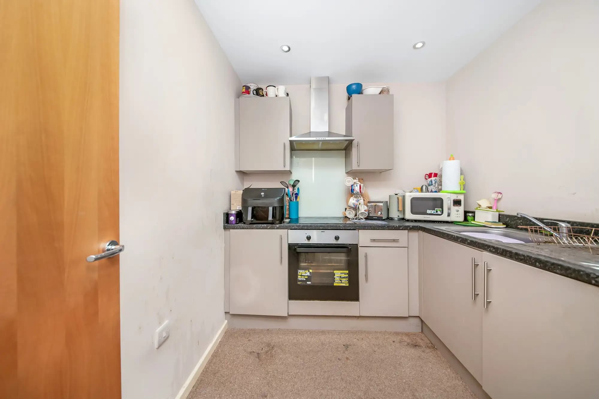 property photo 6 of 18