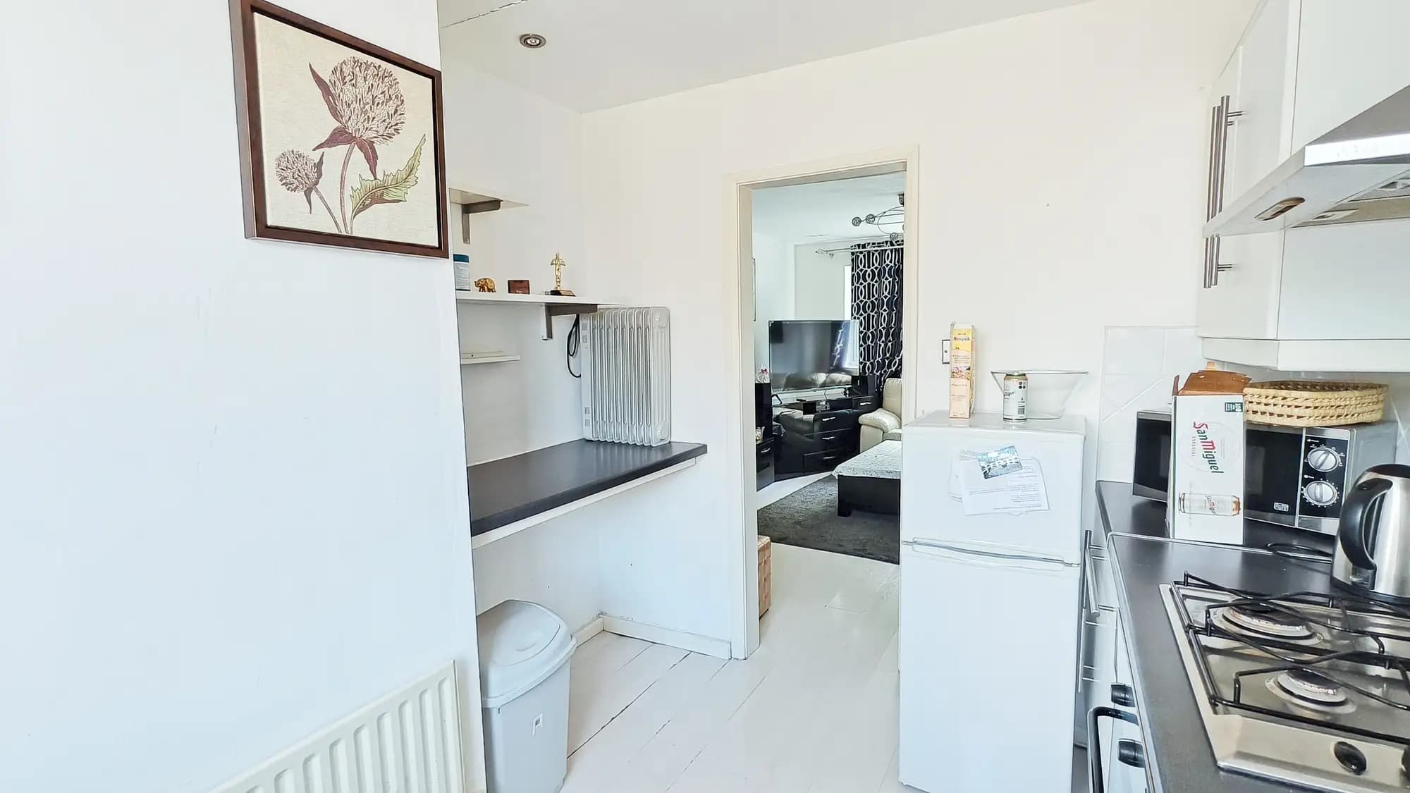 property photo 6 of 15
