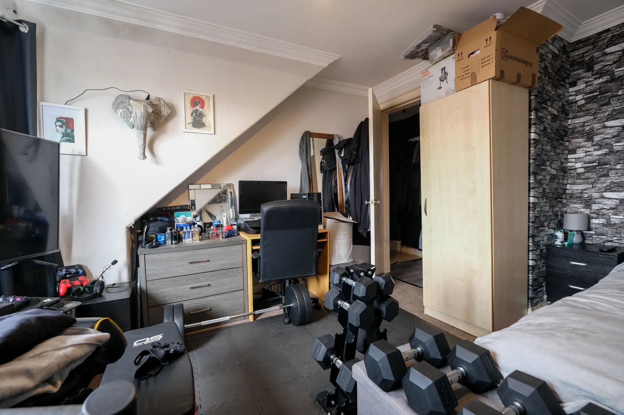 property photo 13 of 19