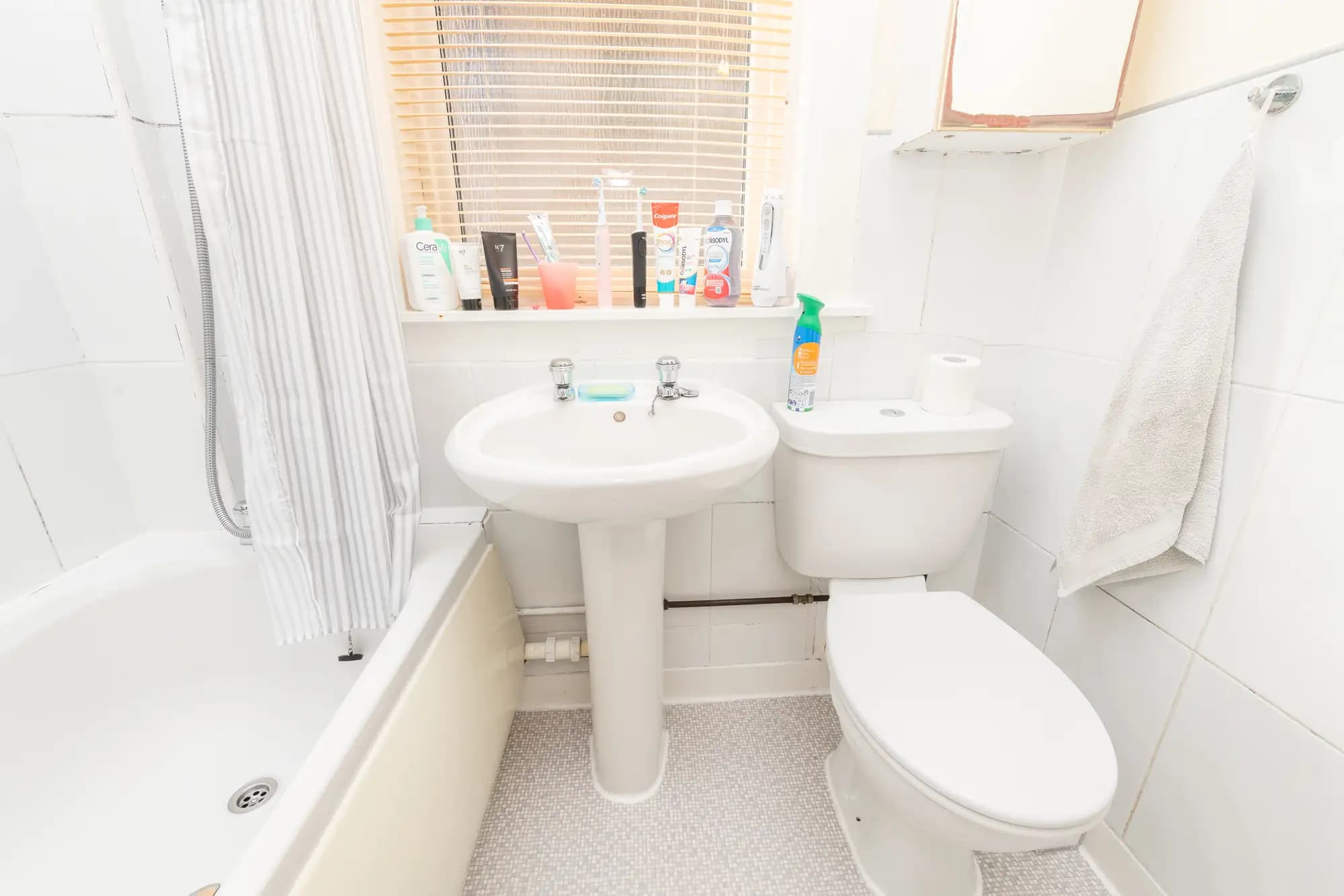 property photo 11 of 28