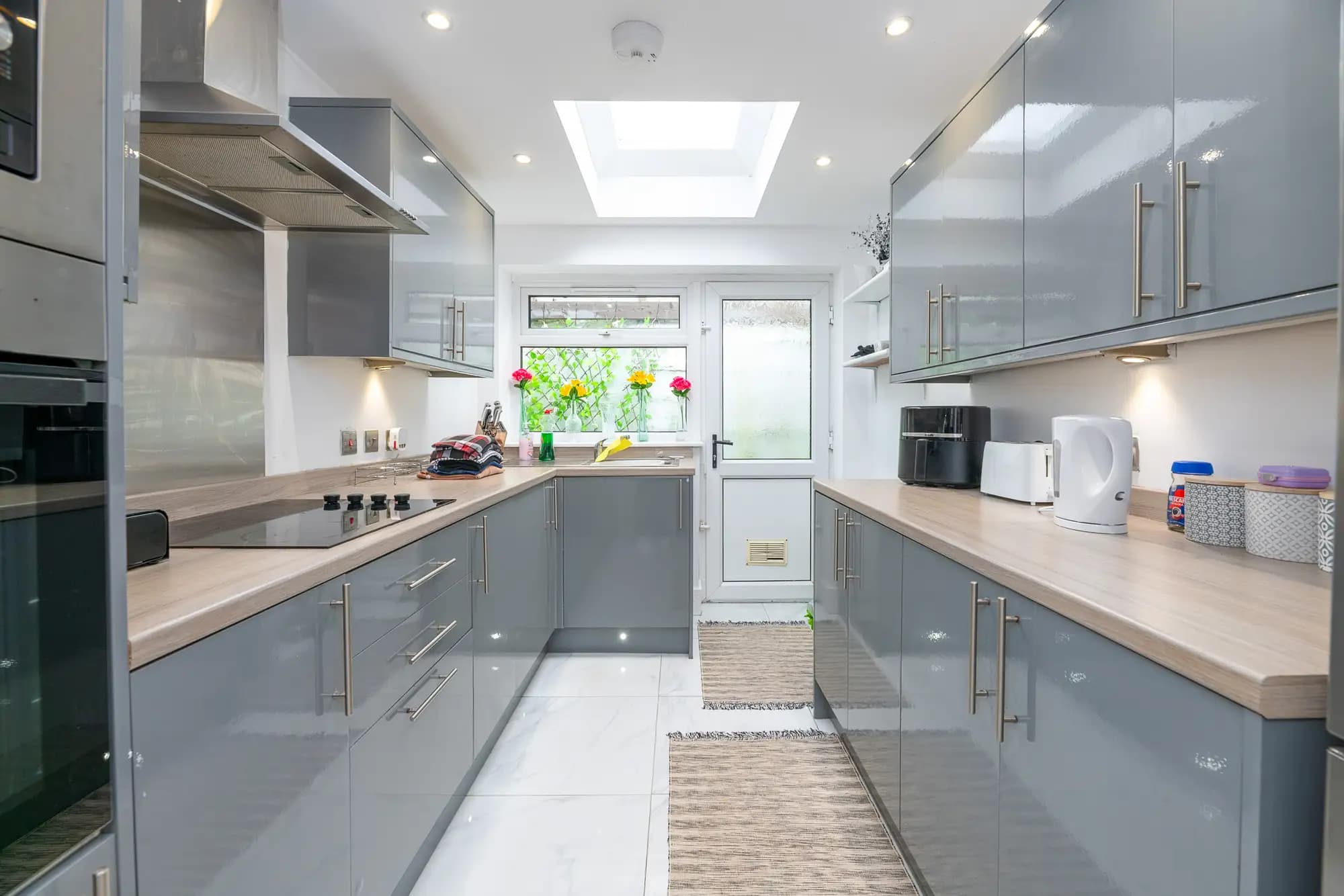 property photo 5 of 22