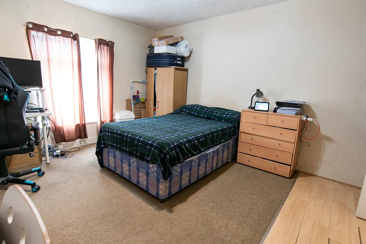 property photo 4 of 7
