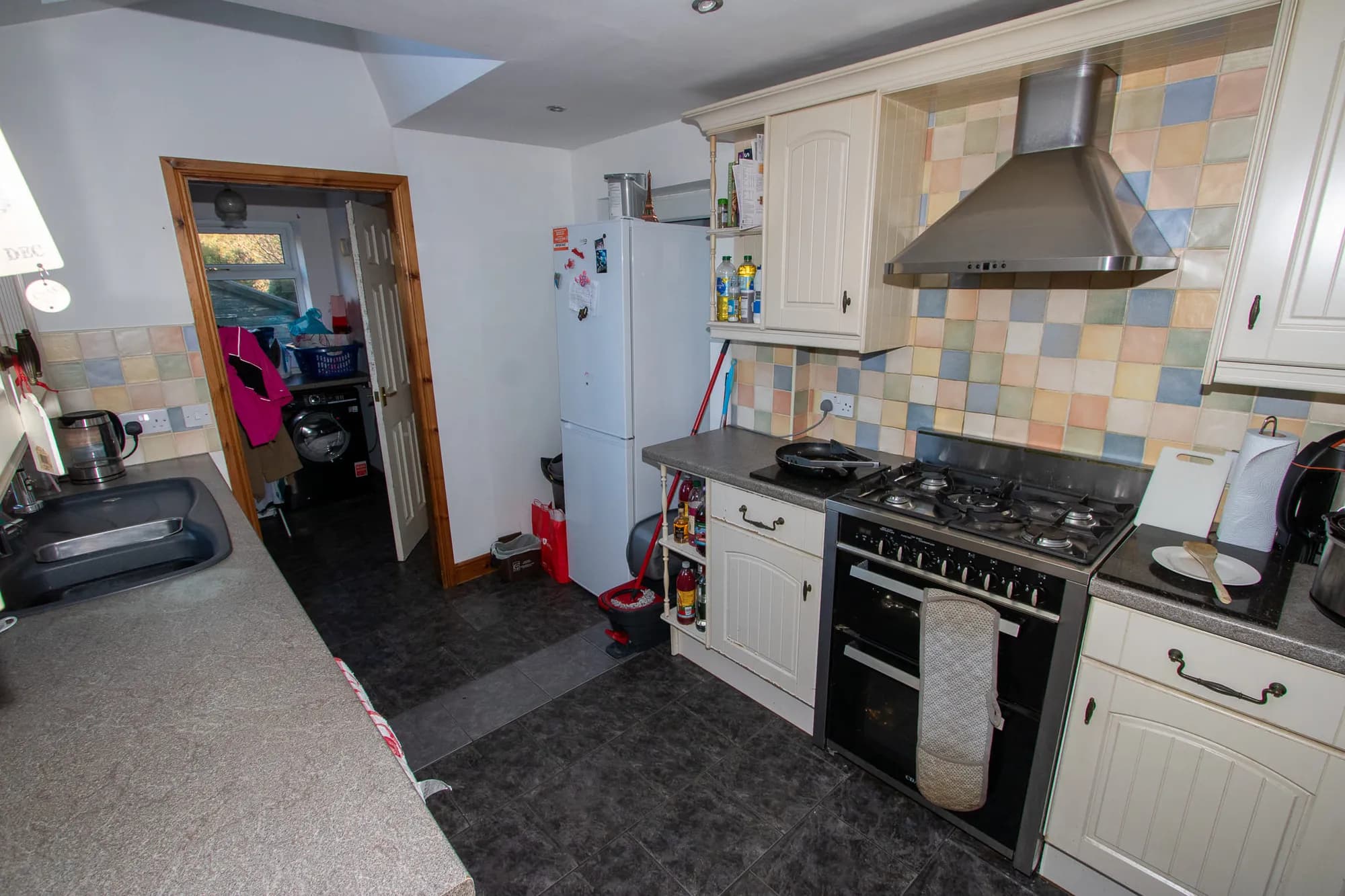 property photo 6 of 20