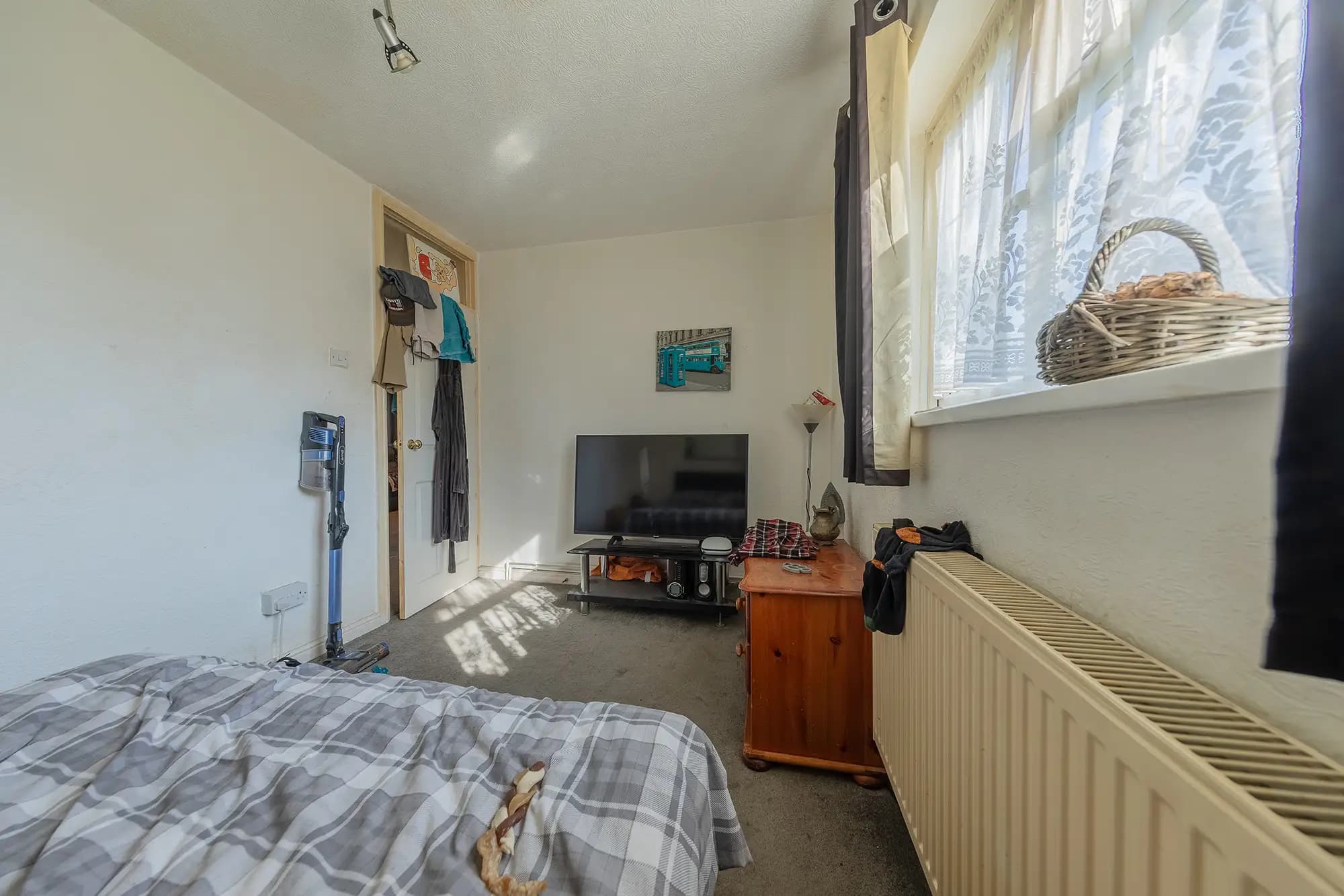 property photo 10 of 24