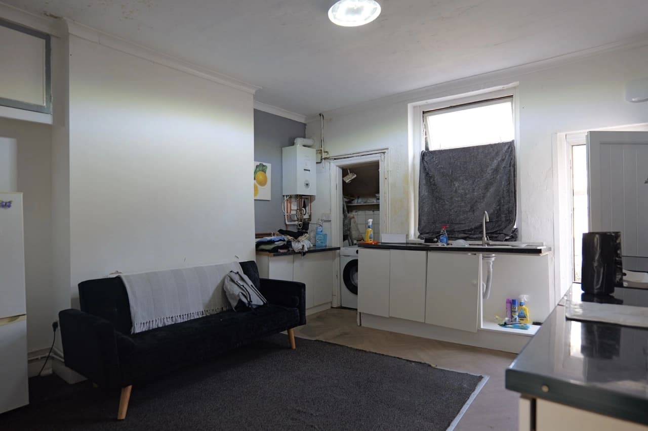 property photo 6 of 20