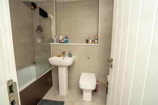 property photo 12 of 25