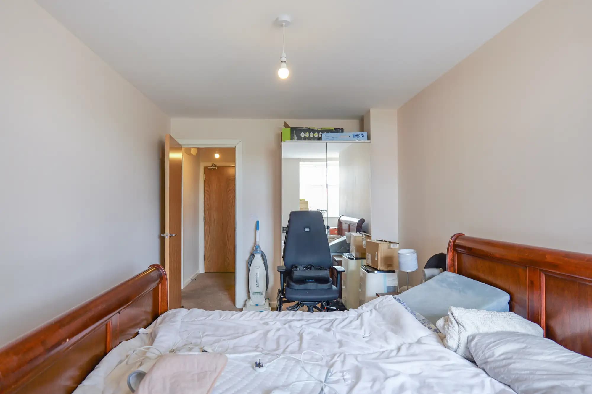 property photo 8 of 17