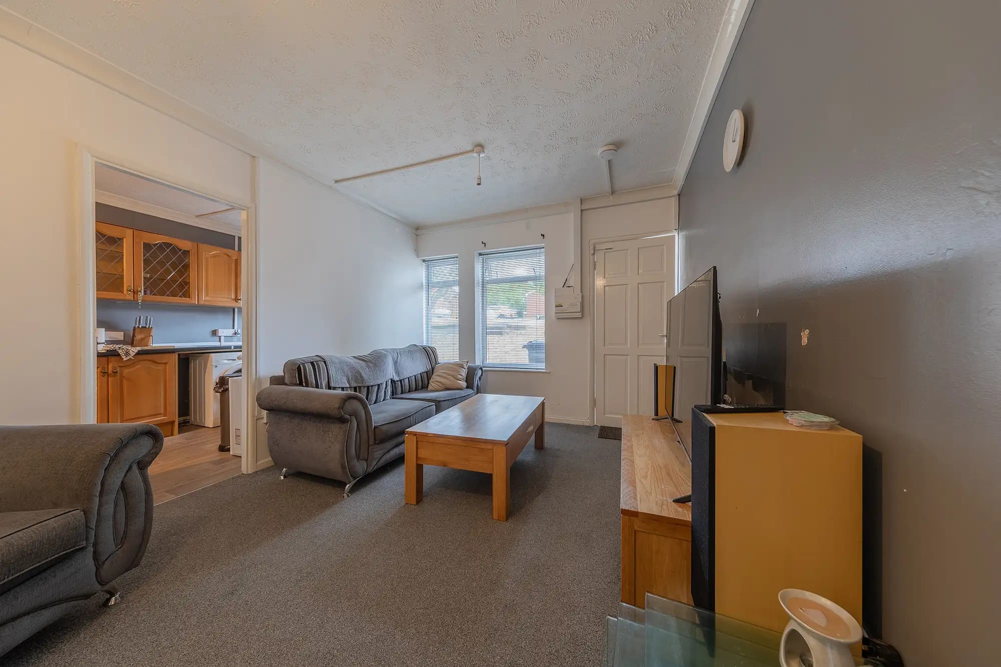 property photo 4 of 16