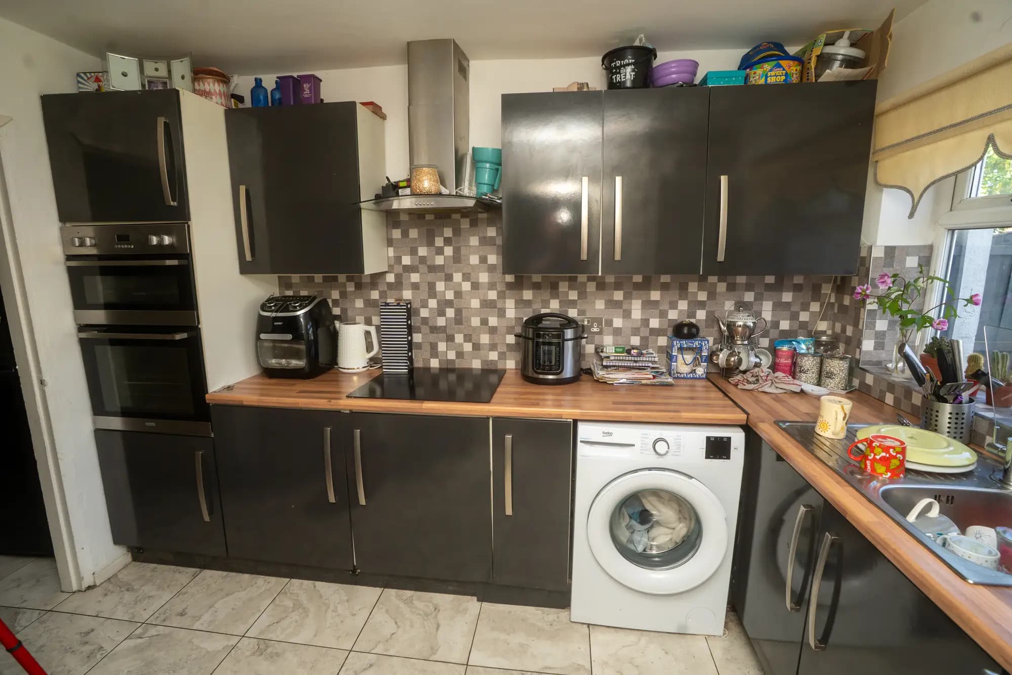 property photo 6 of 17