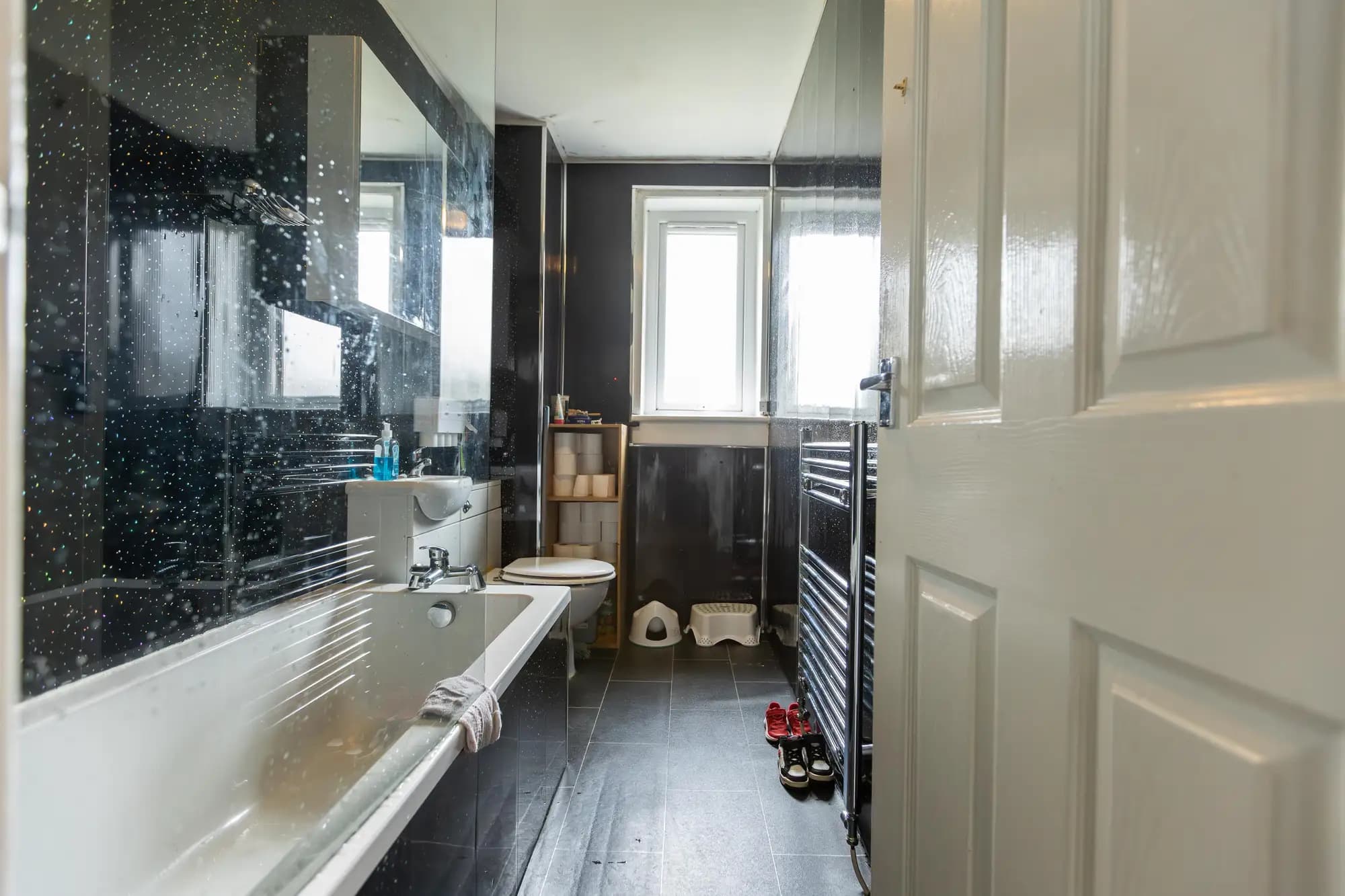 property photo 10 of 17