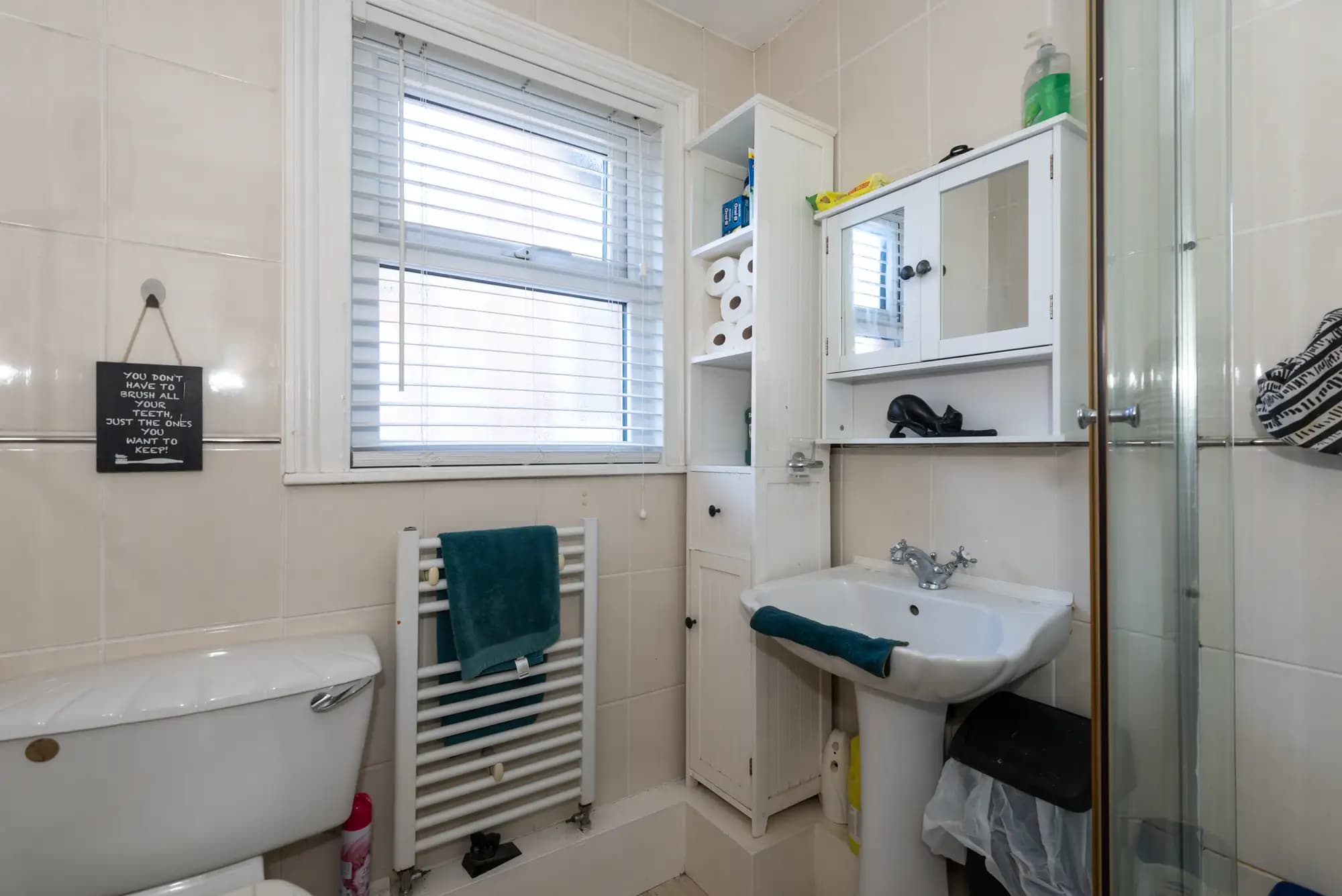 property photo 8 of 16