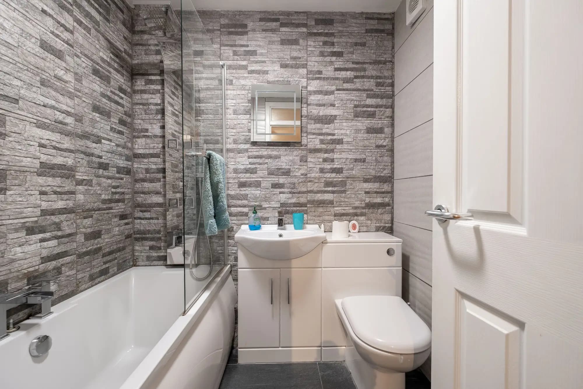 property photo 10 of 29