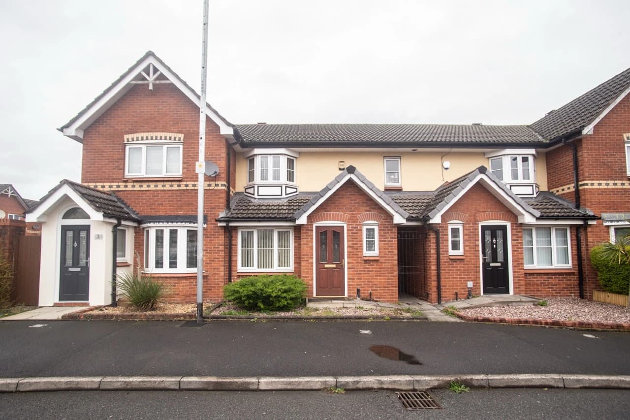 property photo 1 of 31