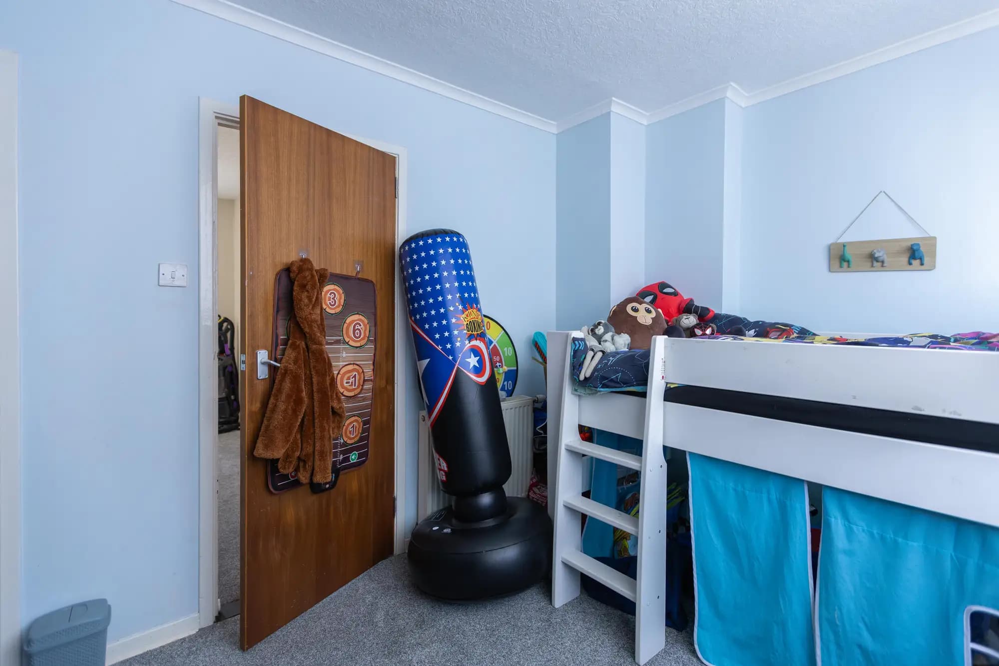 property photo 17 of 25