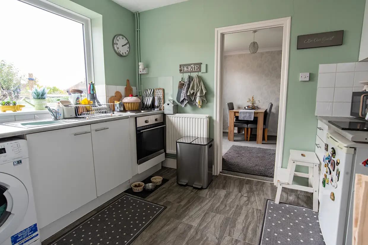 property photo 6 of 25