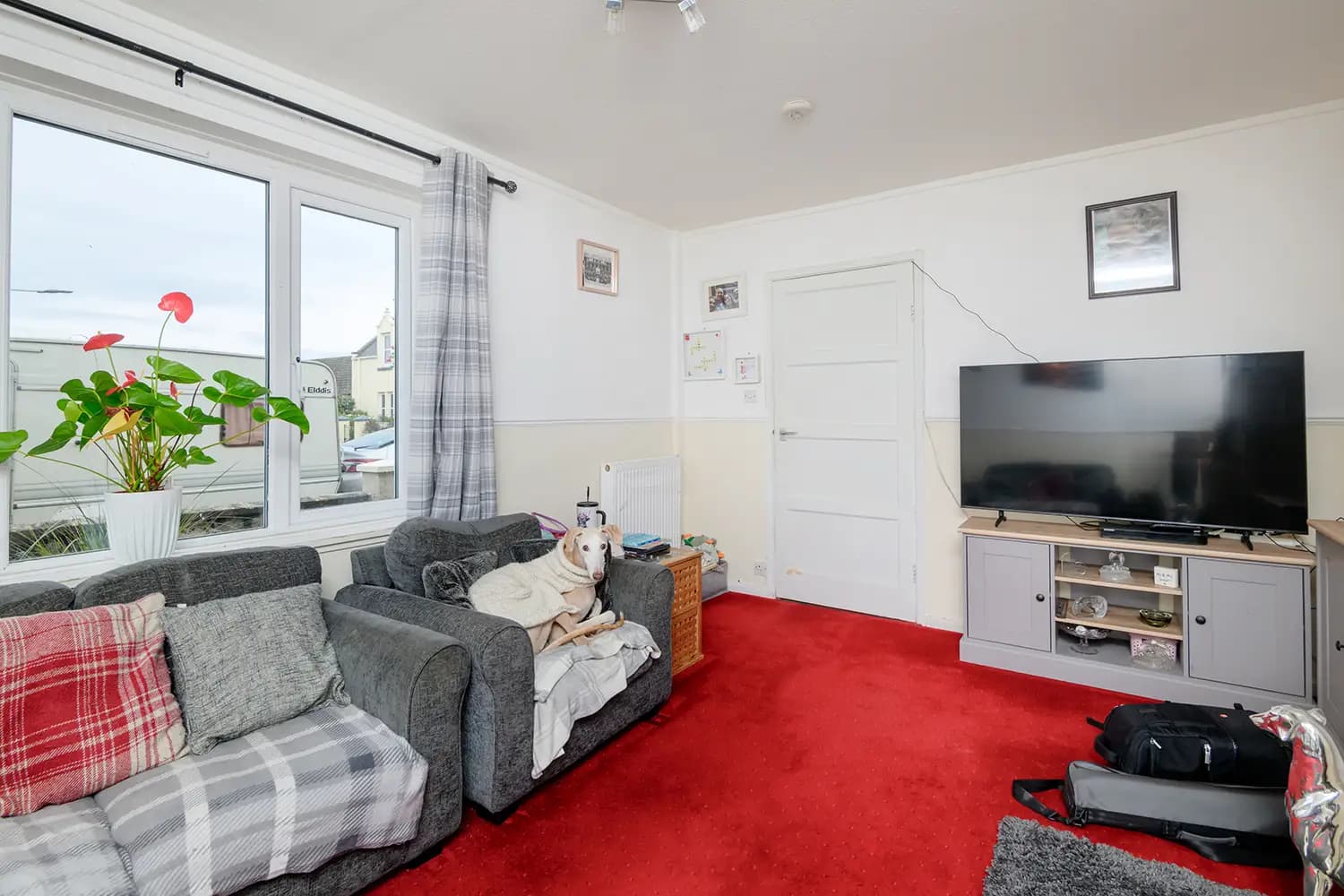 property photo 4 of 27