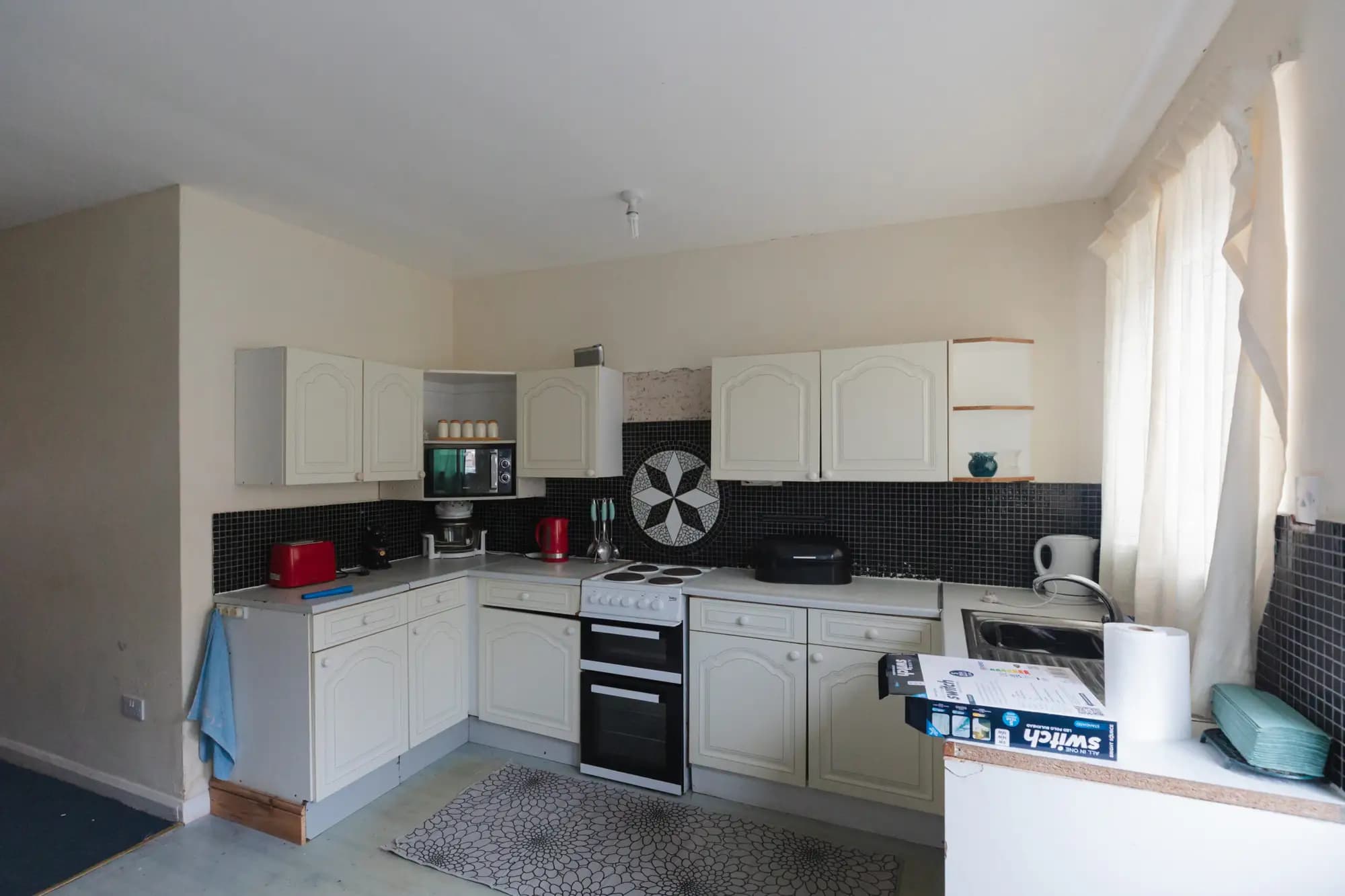 property photo 10 of 17