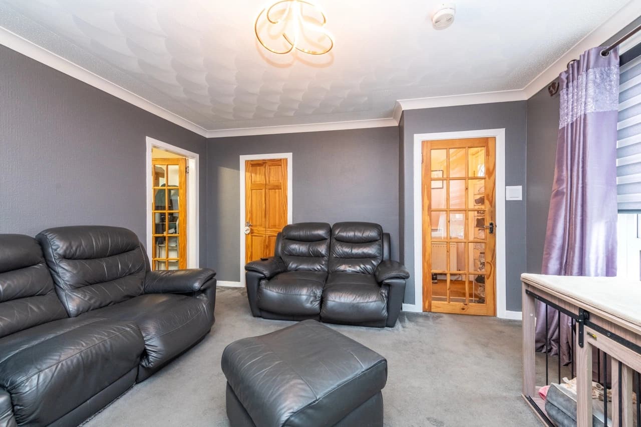 property photo 5 of 24