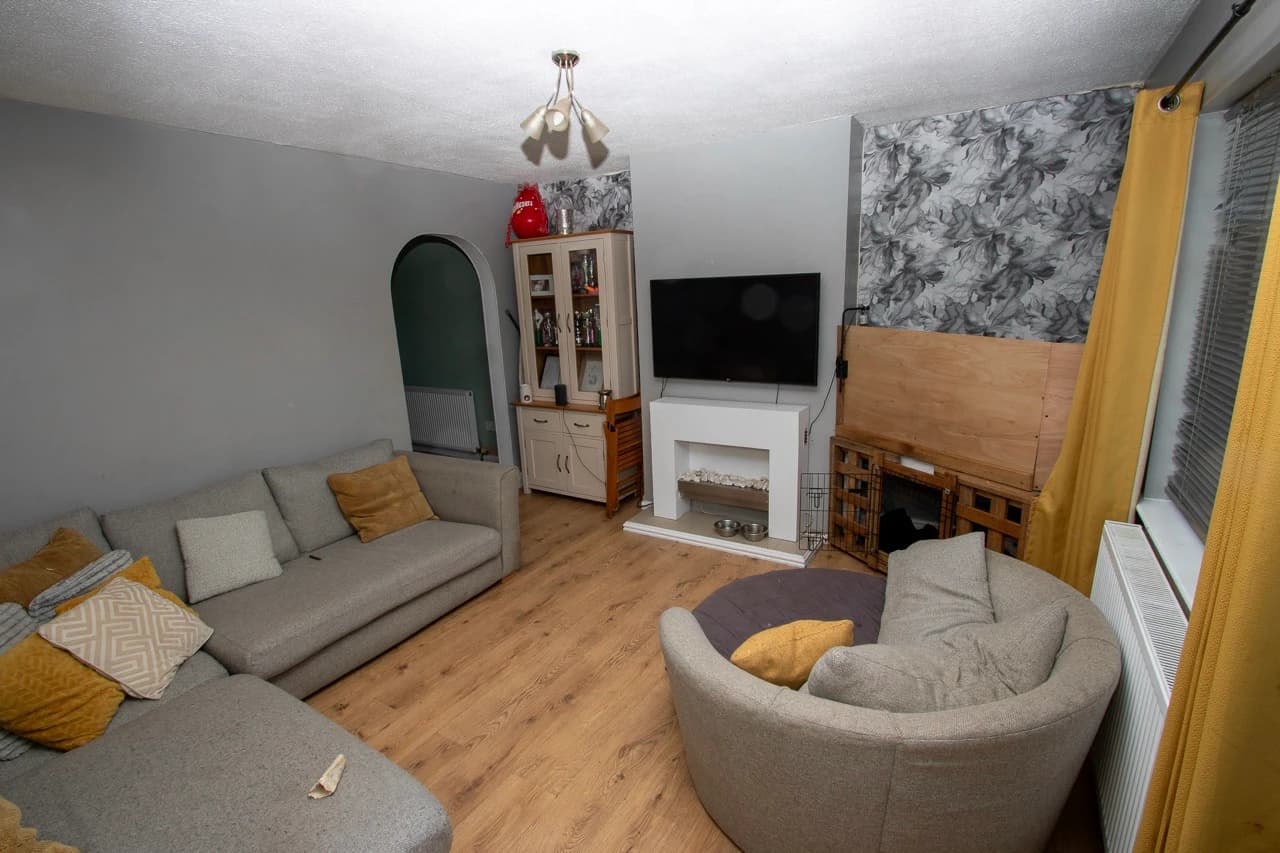 property photo 2 of 19