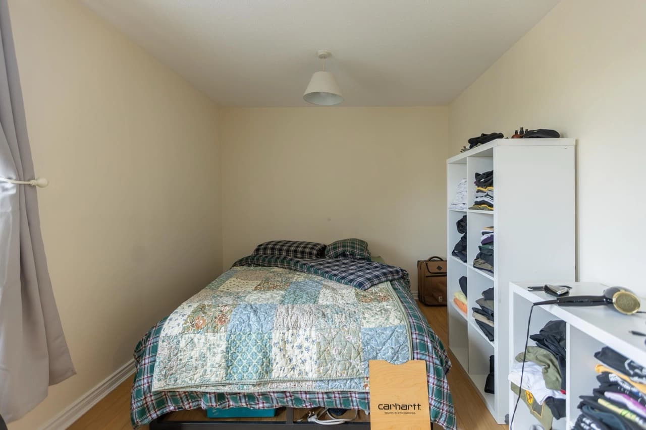 property photo 11 of 21