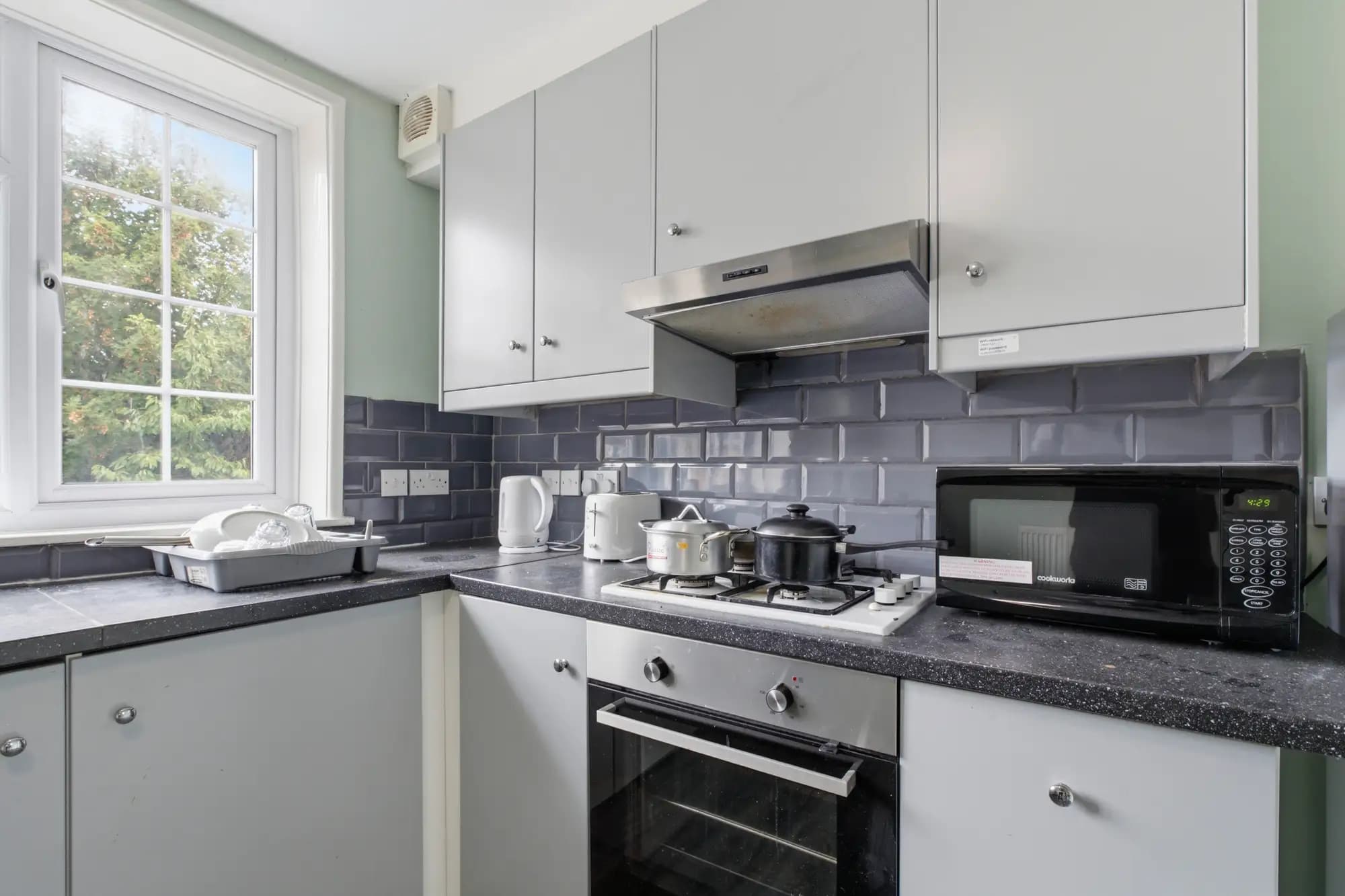 property photo 6 of 34