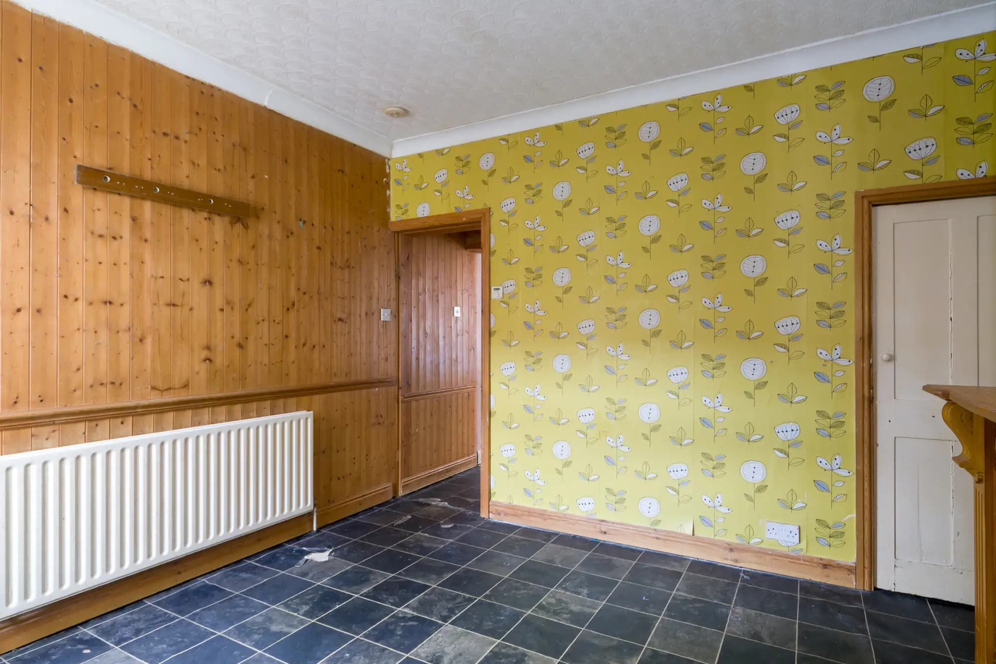 property photo 5 of 27