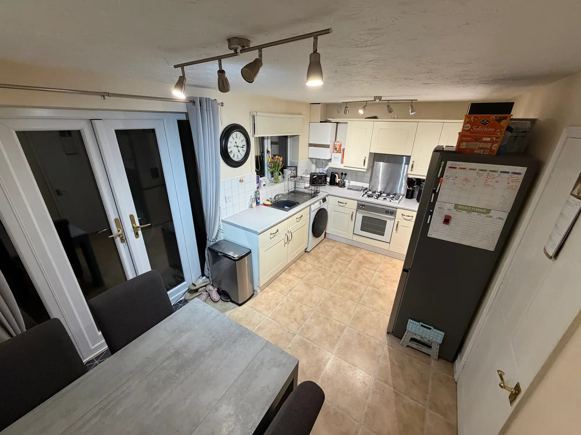 property photo 5 of 17