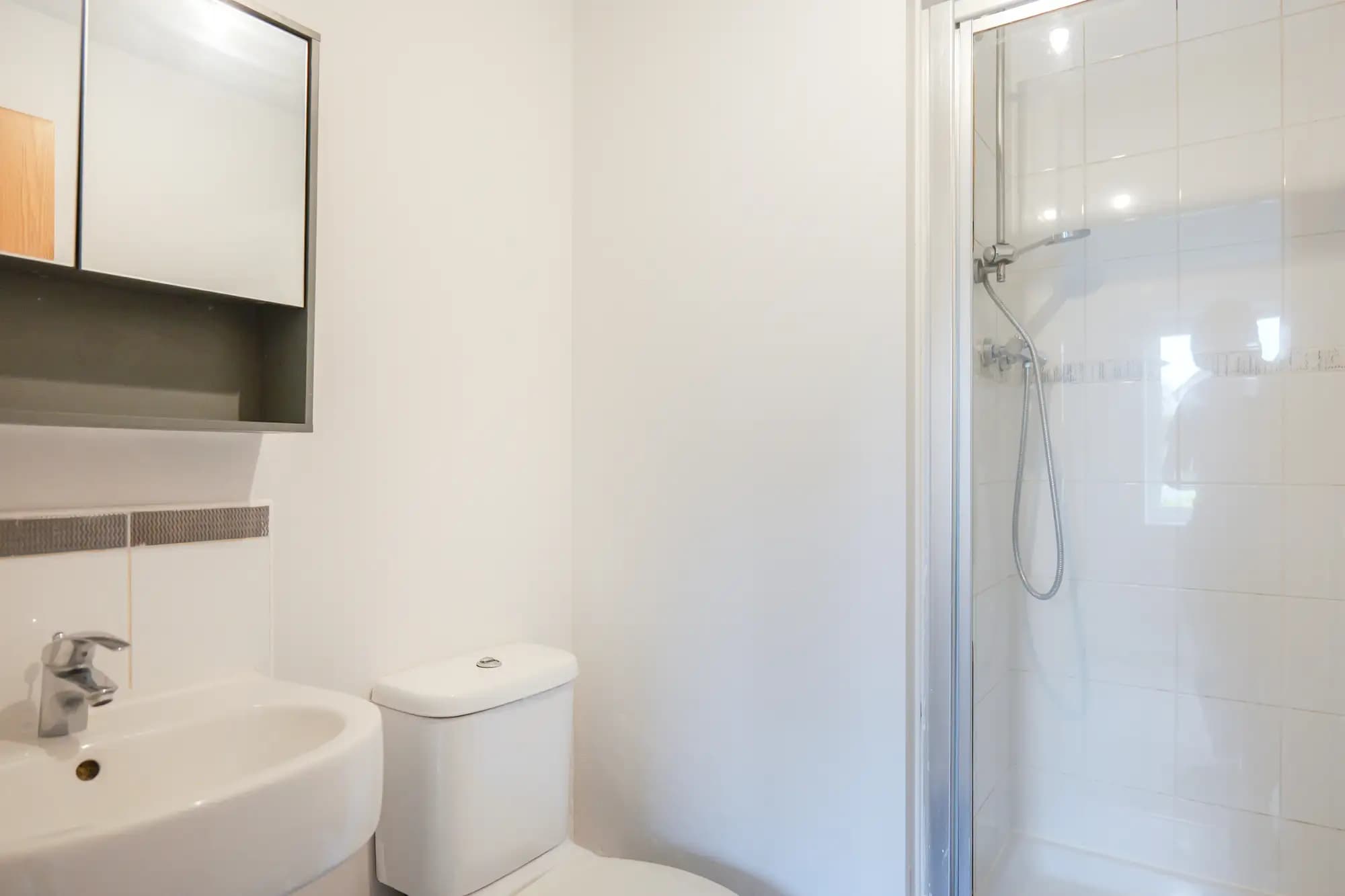 property photo 5 of 24