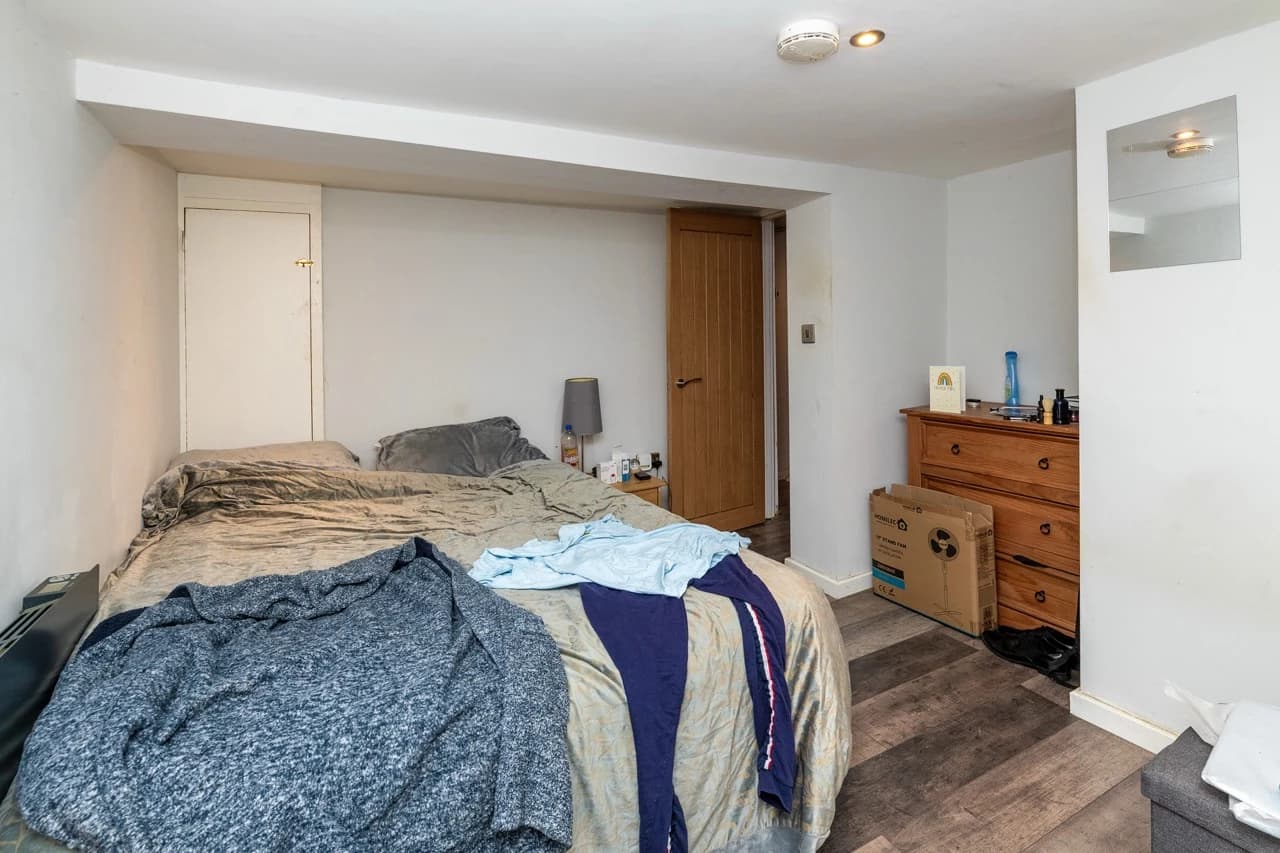 property photo 33 of 48