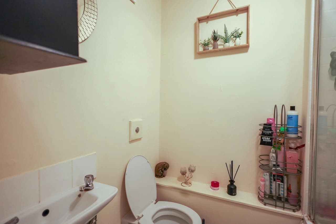 property photo 7 of 17