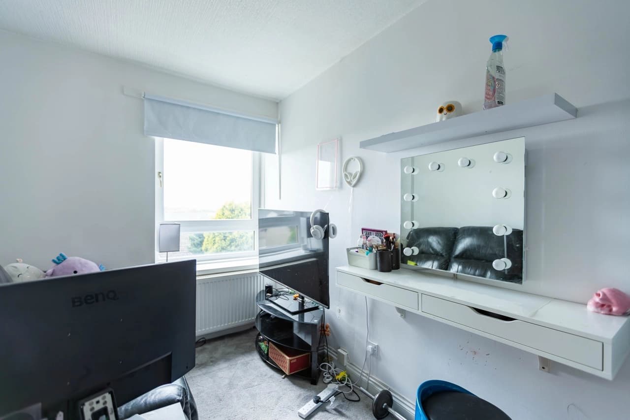 property photo 16 of 21