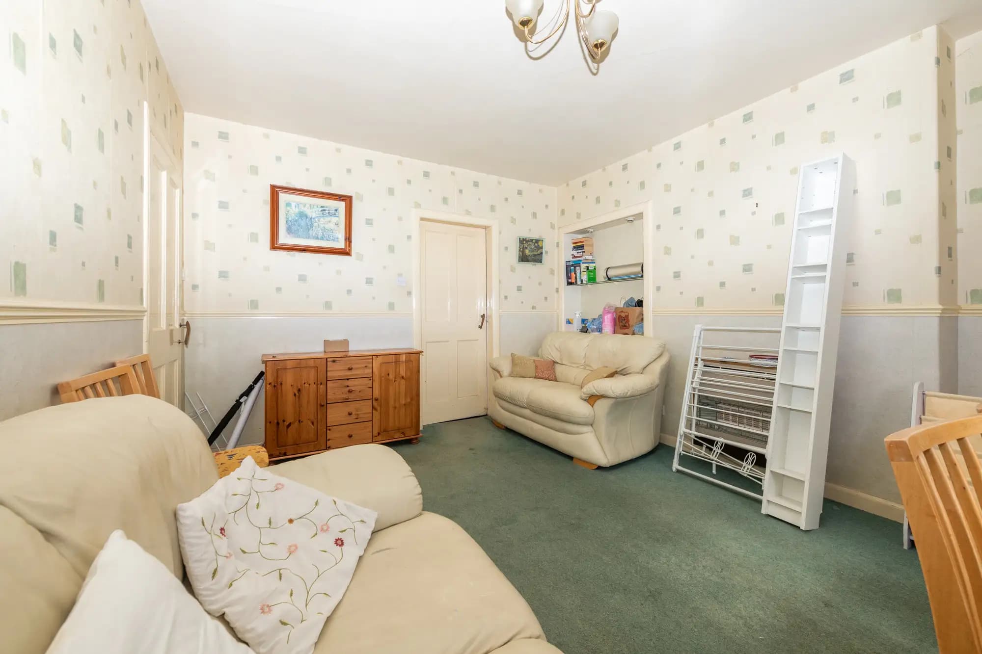 property photo 4 of 17