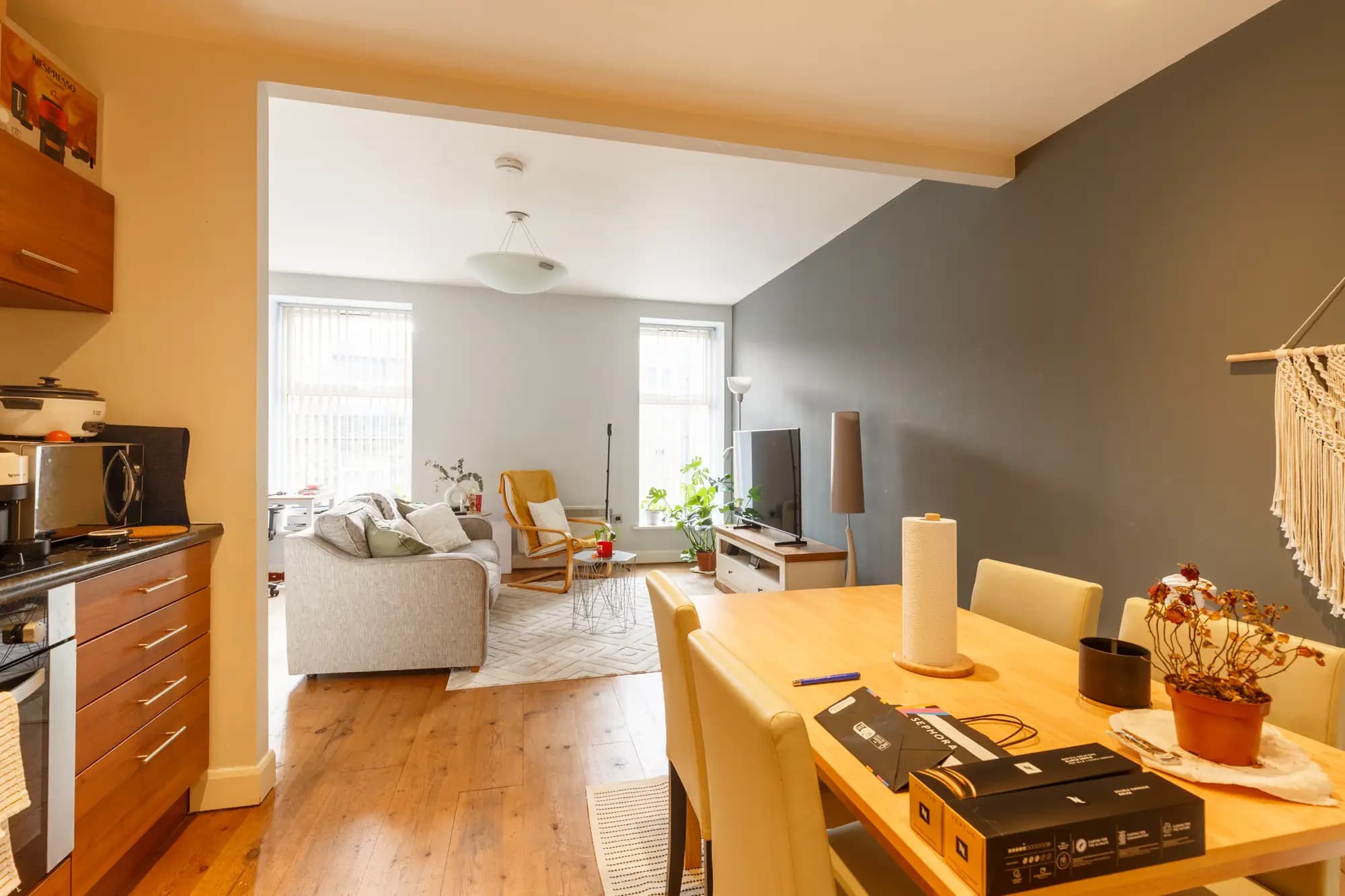 property photo 5 of 11