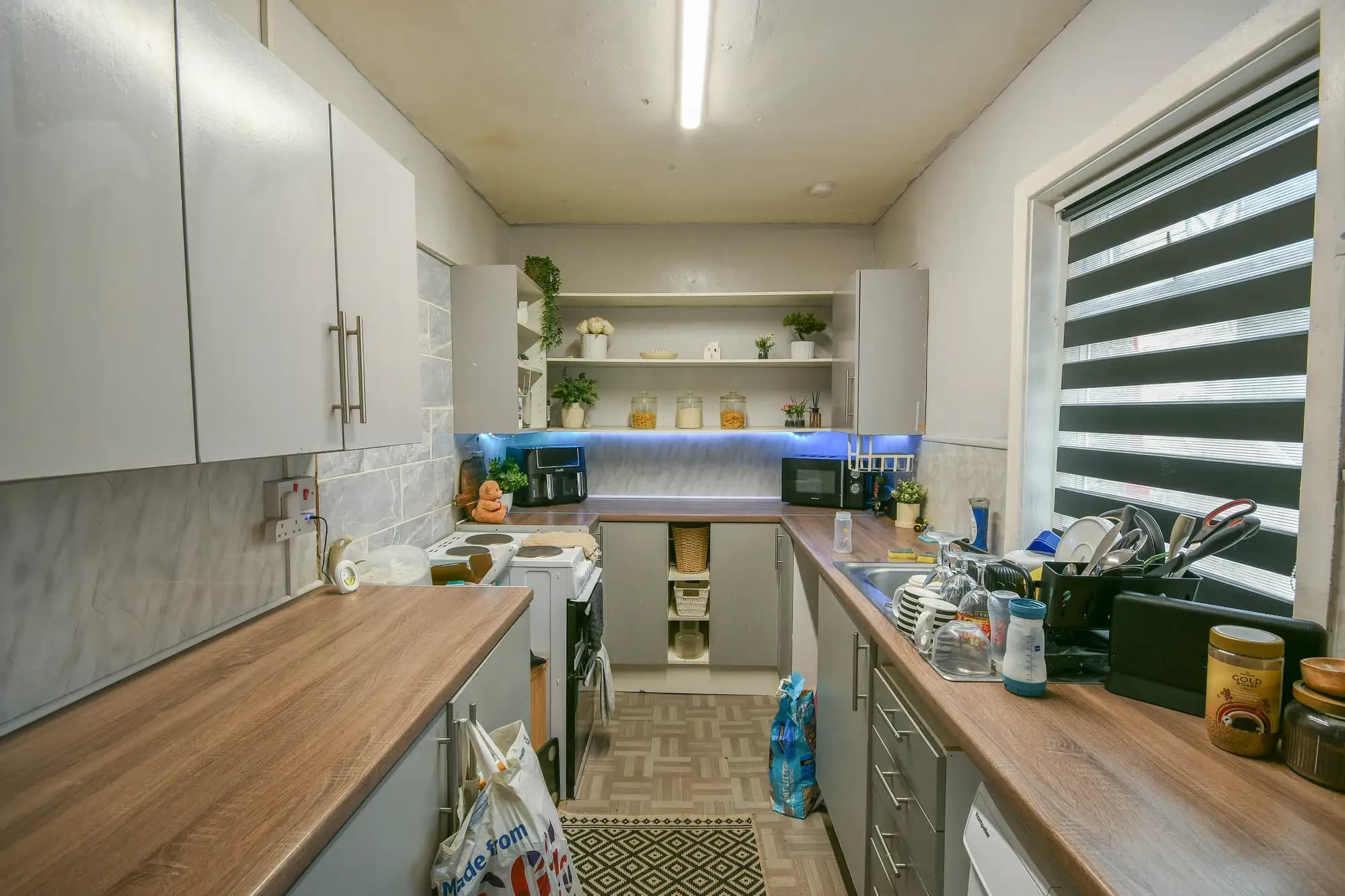property photo 5 of 15