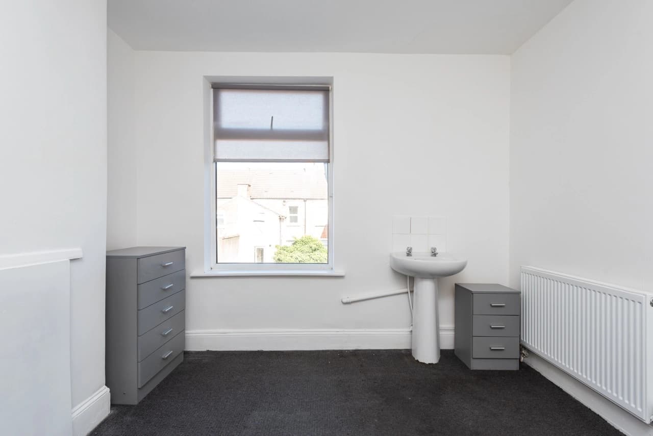 property photo 19 of 40