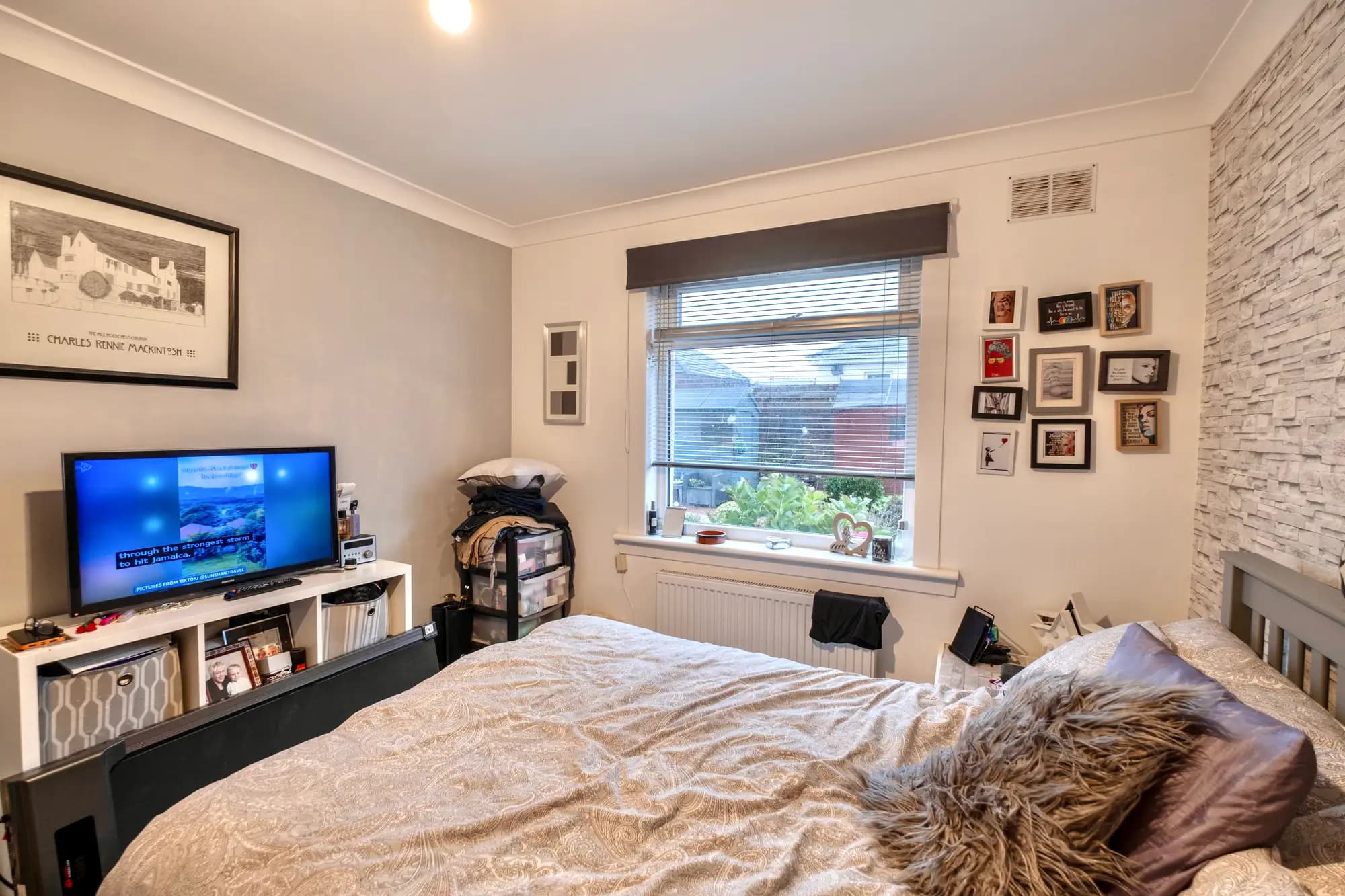 property photo 11 of 24