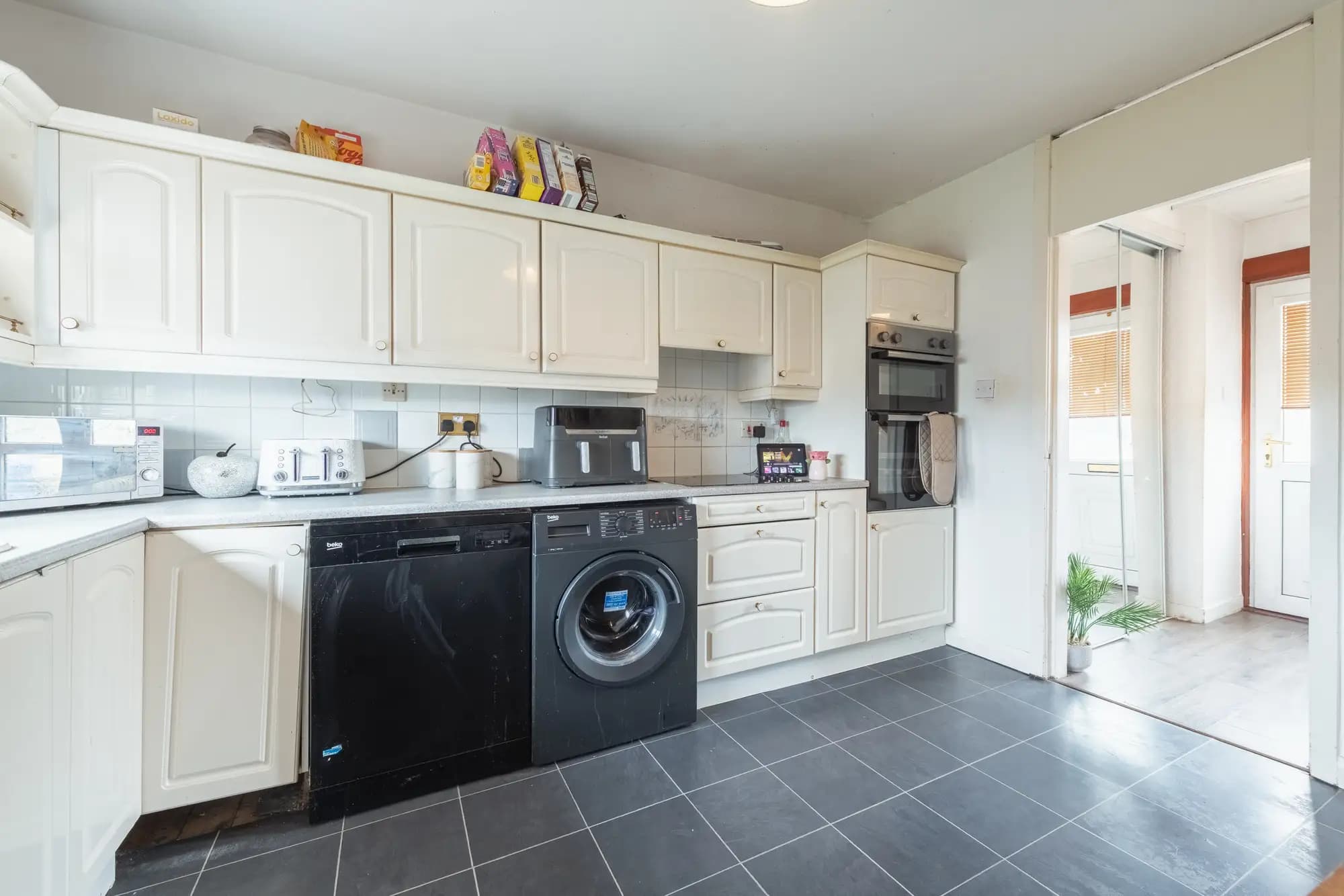 property photo 6 of 29