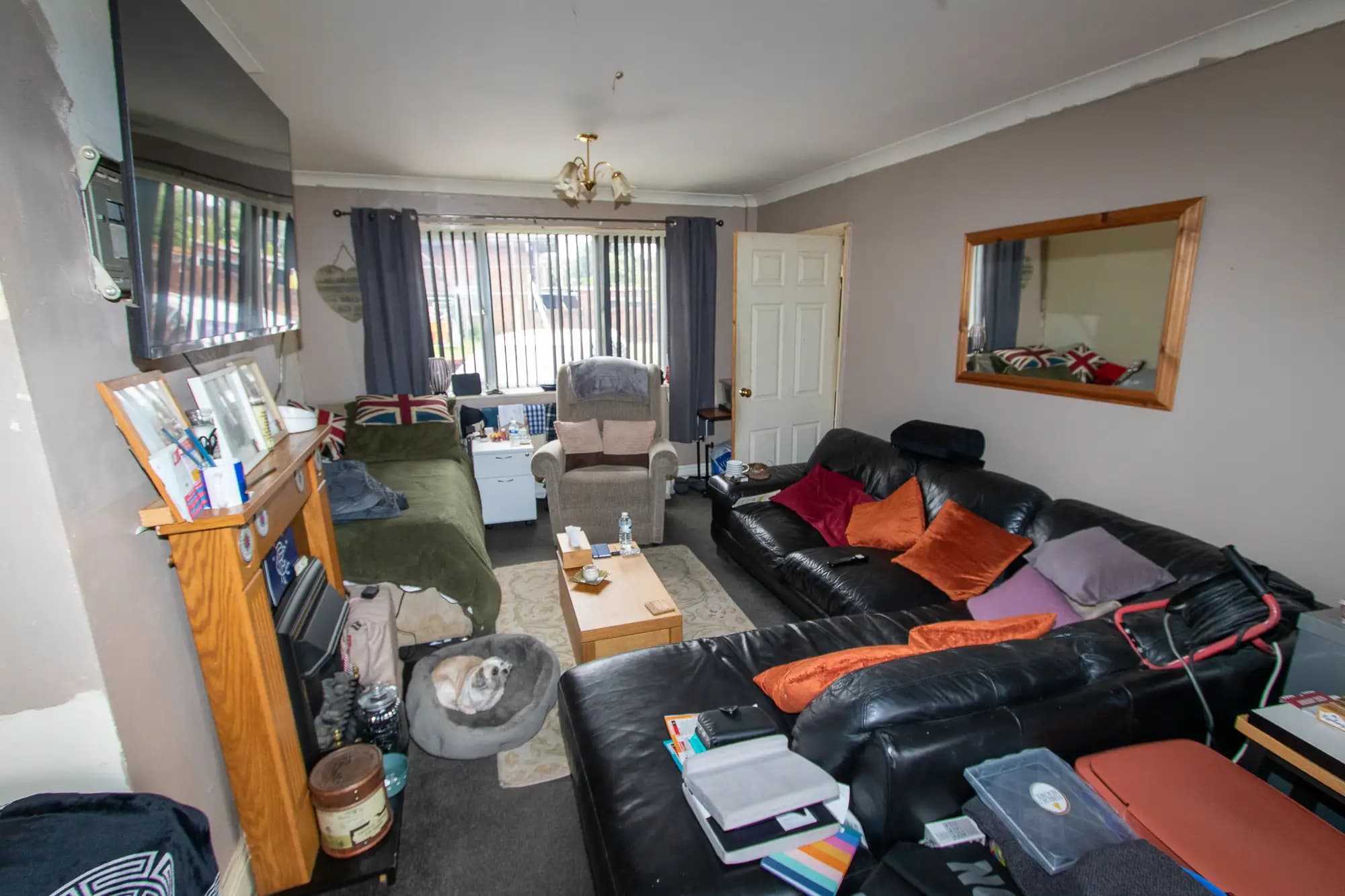 property photo 4 of 14